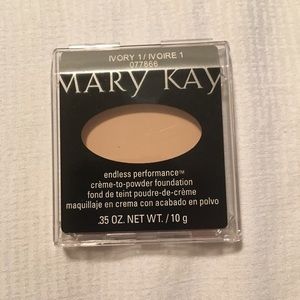 Endless Performance Cream to Powder Foundation